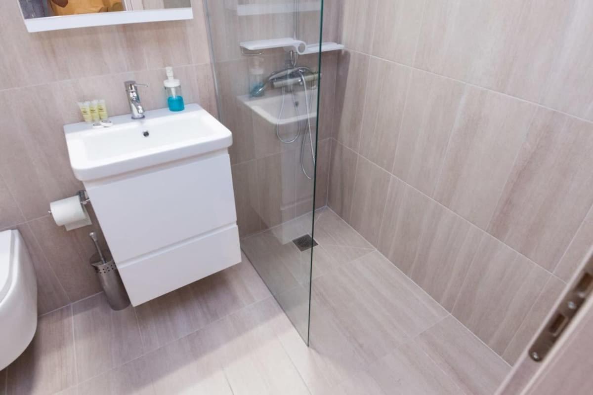 Brand New 2 Bedroom Haven Apt In Galatsi Athènes Extérieur photo